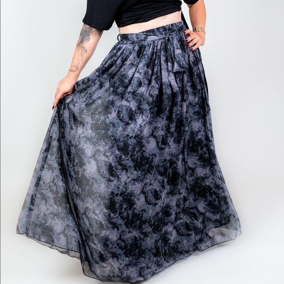 Plus Size ‘Midnight’ Tie Waist Maxi Skirt - Picture 3 of 8